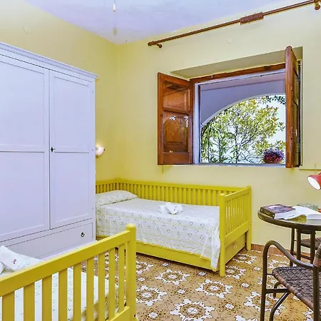 Holiday home Awesome In S, Giovanni A Piro Sa