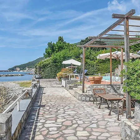 Awesome In S, Giovanni A Piro Sa Holiday home